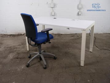 Gispen elektrisch verstelbaar bureau – wit blad, crème, Gebruikt, Verzenden, Gispen, Zit-sta bureau