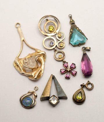 925 zilver - Een kavel van 7 hangers - Helder kwarts, opaal,