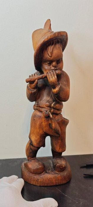 handar - Handarbeit - Figuur - Knabe mit Flöte - Hout