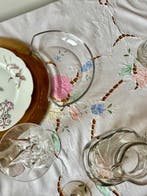 Wit katoenen Richelieu-tafelkleed met bloemapplicaties -