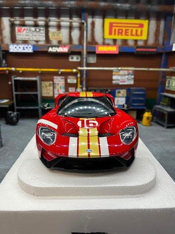 Autoart 1:18 - Modelauto - Ford GT Alan Mann Heritage, Nieuw