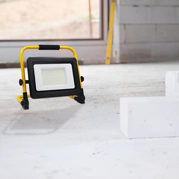 LED Bouwlamp met Stekker + Statief - Brinton - 100 Watt 9500, Ophalen of Verzenden, Nieuw, Lamp met armatuur, Met statief
