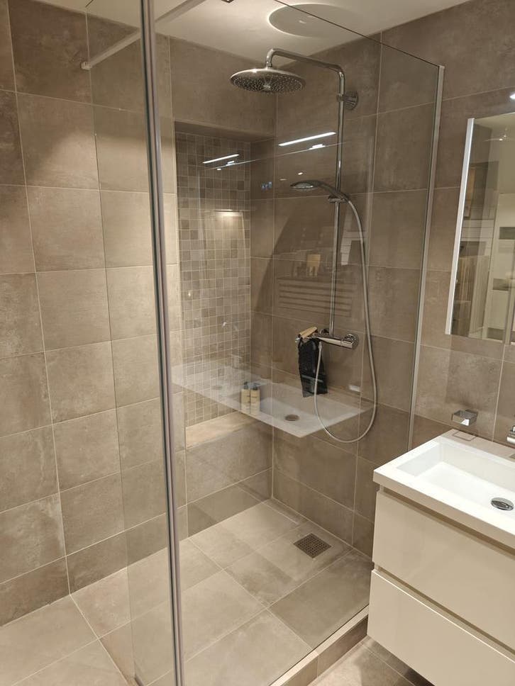 Showmodel inloopdouche met wegklapbaar zijdeel 120cm  - 0011, Doe-het-zelf en Verbouw, Sanitair, Douche, Nieuw, Glas, Ophalen