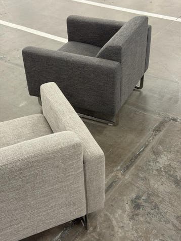 Artifort Mare Fauteuil | 2 Stuks | NIEUWSTAAT + Garantie, Hout, 75 tot 100 cm, Ophalen of Verzenden, Zo goed als nieuw