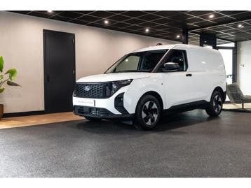 Ford E-Transit | Zakelijke Lease v.a. €483.3 pm, Automaat, Stof, Wit, Elektrisch