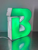 Letter B - Lichtgevende B uit de jaren ’70 – afkomstig van