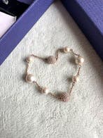 Swarovski - Beeldje - Swarovski pearl and crystal bracelet -