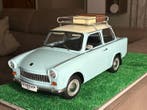 Hachette 1:8 - Modelauto (2) - Trabant 601 deluxe con, Nieuw