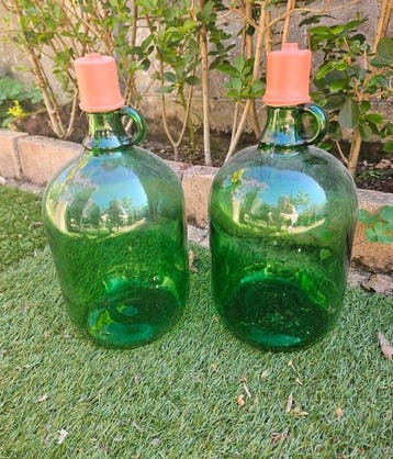 Flesvaas (2) - Glas - jade groen flesvazen