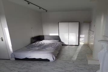 Kamer Schiedamseweg Beneden in Rotterdam, Huizen en Kamers, Kamers te huur, 20 tot 35 m², Rotterdam
