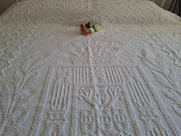Spectaculaire sprei, gemaakt op een handweefgetouw met een