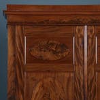 Strakke en statige Hollandse Louis Seize kast in bloemmahoni, Antiek en Kunst, Ophalen of Verzenden