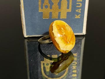 Antiek Litouws Baltisch Amber Ring – Kaunas Dail