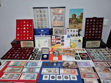 Wereld. World coins, incl. silver, banknotes, proof sets,