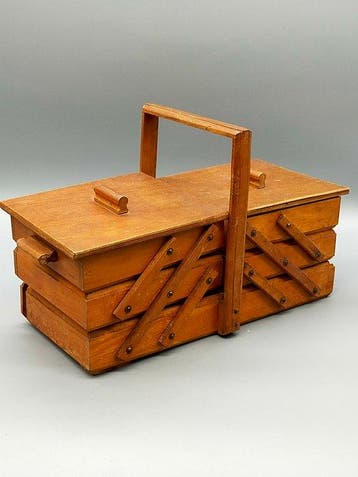 Naaidoos - van hout – harmonicapaciteit – vintage naaidoos -, Antiek en Kunst