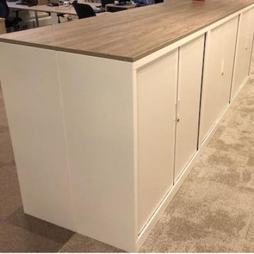 (MDK-104989) Kwadrant roldeurkast, wit 105 cm hoog, 120 c..., Huis en Inrichting, Ophalen of Verzenden, Nieuw