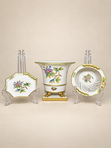 Herend - Vaas (3) - Empire-Vase 6402, Durchbruchkorb 7376 &
