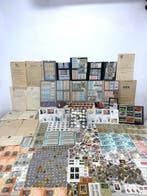 Wereld. Collection of coins/banknote and stamps and more