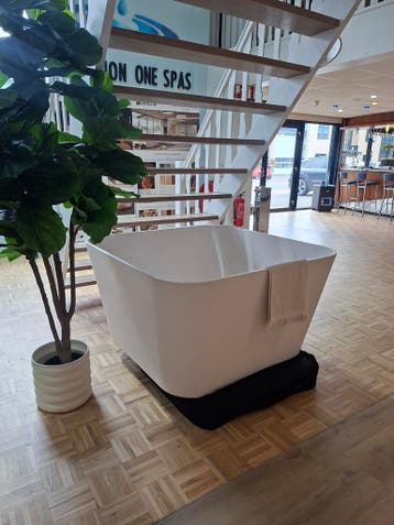 Detremmerie Ariel vrijstaand (zit)bad, Nieuw, Bad