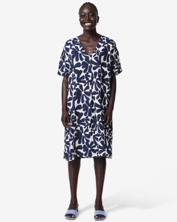 HEMA Damesjurk Sola loose fit bloemen donkerblauw, Verzenden, Nieuw
