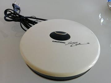 Grundig - Sono-Clock 100 / Space Age Style AM/FM Digital, Audio, Tv en Foto, Nieuw