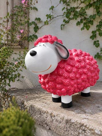 Beeld, funny lamb color fuchsia - 30 cm - polyresin
