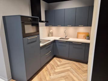 Luxe hoekkeuken met 5 inbouwapparaten, Ophalen, Hoekkeuken, Kunststof, Hoogglans of Gelakt