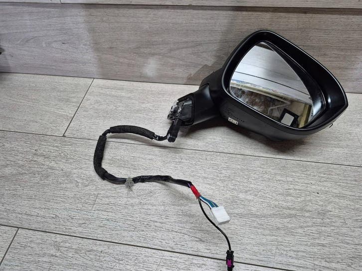 Mitsubishi Outlander rechter spiegel 13pin 045756, Auto-onderdelen, Spiegels, Gebruikt, Verzenden