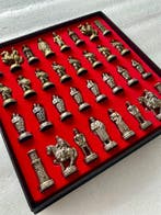 Bordspel - Los Cruzados - Metaal, Antiek en Kunst