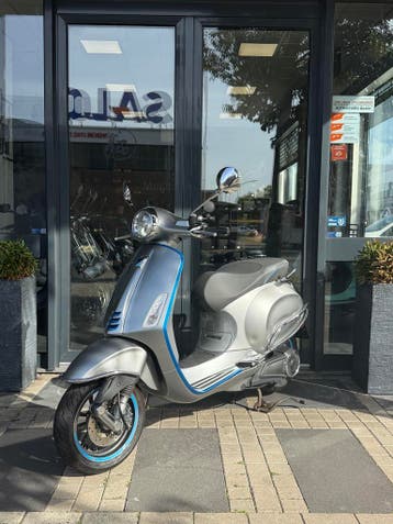 Vespa Primavera Ellecttrica | BTWer | 2020 | 1e eig., Gebruikt, Overige modellen, Maximaal 45 km/u, Elektrisch