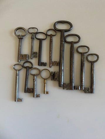 Sleutel (12) Antiek - sleutels voor de voordeur, deur