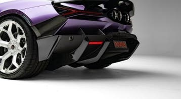 Dit betreft een Lamborghini Revuelto Novitec carbon diffuser, Auto diversen, Tuning en Styling, Verzenden