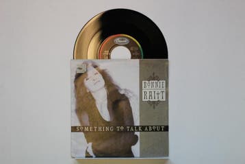 vinyl single 7 inch - Bonnie Raitt - Something To Talk About, Verzenden, Zo goed als nieuw, 7 inch, Rock en Metal