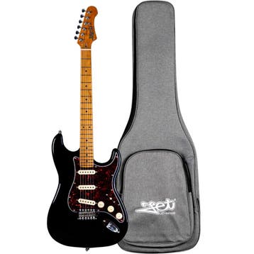 Jet Guitars JS-300 Black S-Style Elektrische Gitaar + JG-30, Muziek en Instrumenten, Snaarinstrumenten | Gitaren | Elektrisch