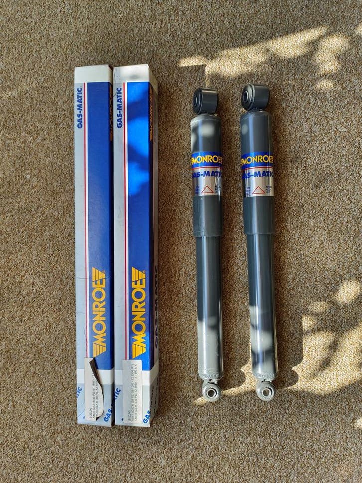 Set Suzuki Alto II (CA71) / III (EC) schokbrekers achteras, Auto-onderdelen, Ophanging en Onderstel, Nieuw, Oldtimer onderdelen