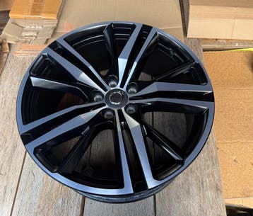 Originele Volvo velg, R-design of Inscription. 1 op voorraad, Ophalen of Verzenden, Gebruikt