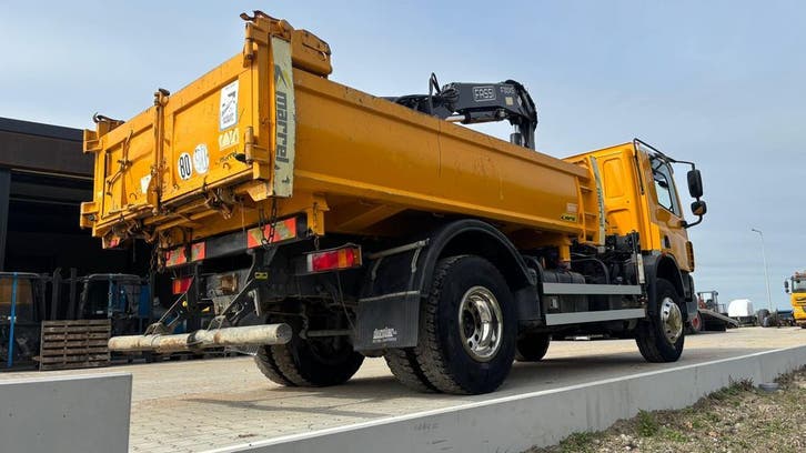 DAF CF75 Kipper + FASSI F130AXS.22 Kraan | 198.000 km | apk, Auto's, Automaat, Zwart, Geel, Diesel