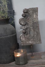 Aura Peeperkorn ornament houtsnijwerk op ijzeren voet, Huis en Inrichting, Woonaccessoires | Overige, Ophalen of Verzenden, Nieuw