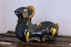 Oud Chinees, Tang-dynastie Terracotta Standbeeld van een ram, Antiek en Kunst