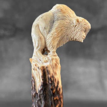 Snijwerk, NO RESERVE PRICE - Stunning Bison carving from