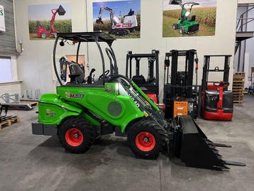 Diverse knikladers kniklader minishovel shovel loader, Wiellader of Shovel