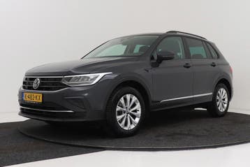Zakelijke Lease |  Volkswagen Tiguan 1.5 TSI Life | Trekhaak, Stof, Gebruikt, Euro 6, Overige brandstoffen