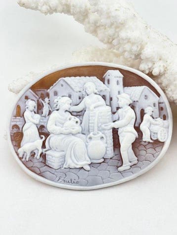 CASSIS MADAGASCARIENSIS - Cameo - Handgegraveerde camee, Antiek en Kunst, Curiosa en Brocante