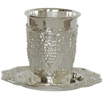 Kiddush beker zonder voet met druivenranken., Nieuw