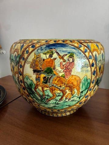 Wanddecoratie - Faenza - Italië - Grote vaas van maioliek