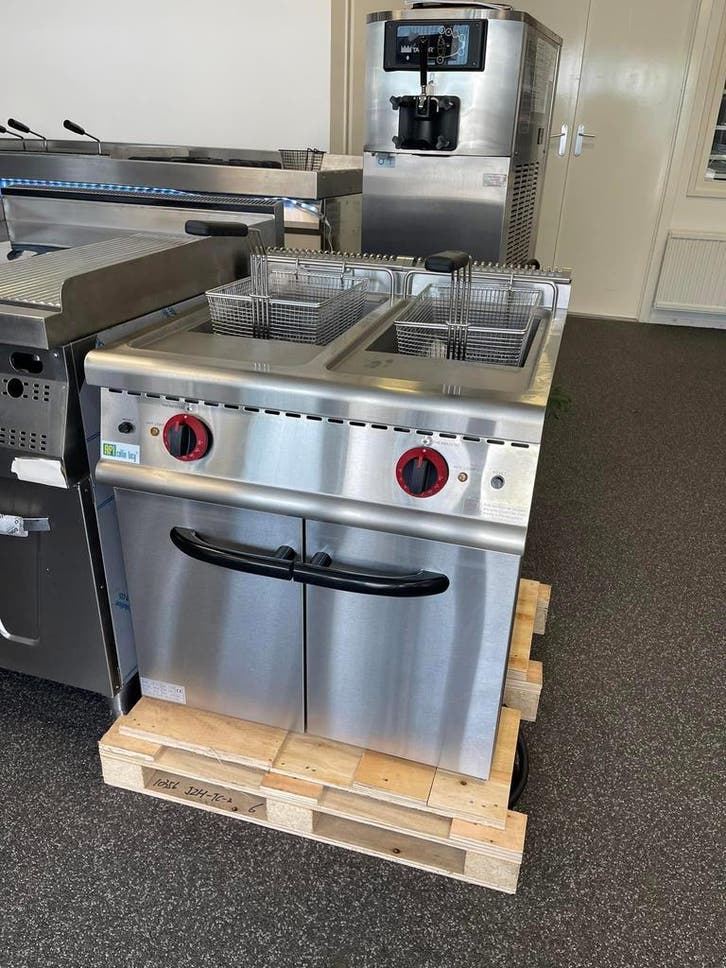 HORECA FRITEUSE ELEKTRISCH 107KG., Zakelijke goederen, Horeca | Keukenapparatuur, Nieuw in verpakking, Fornuis, Frituur en Grillen