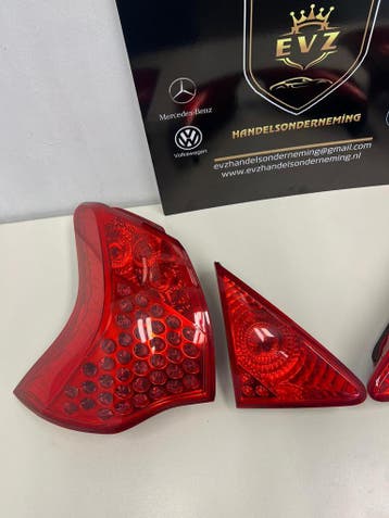 Peugeot 3008 1.6i THP achterlicht set rechts en links bj2013, Gebruikt, Peugeot