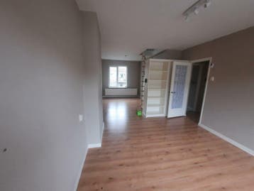 Woning te huur in Rotterdam - 1 m² - 1 kamer(s), Huizen en Kamers, Huizen te huur, Overige soorten, Rotterdam, Zuid-Holland