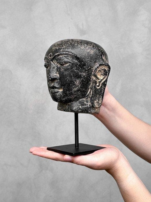 Beeld, NO RESERVE PRICE - Lavastone Budha Head on a custom, Antiek en Kunst, Kunst | Designobjecten