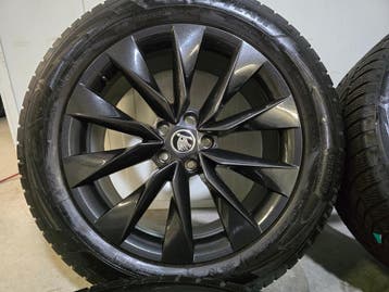 Skoda Enyac VW ID4,5, 7, Buzz Audi Q4 19 inch winterbanden, 19 inch, Banden en Velgen, Nieuw, 235 mm
